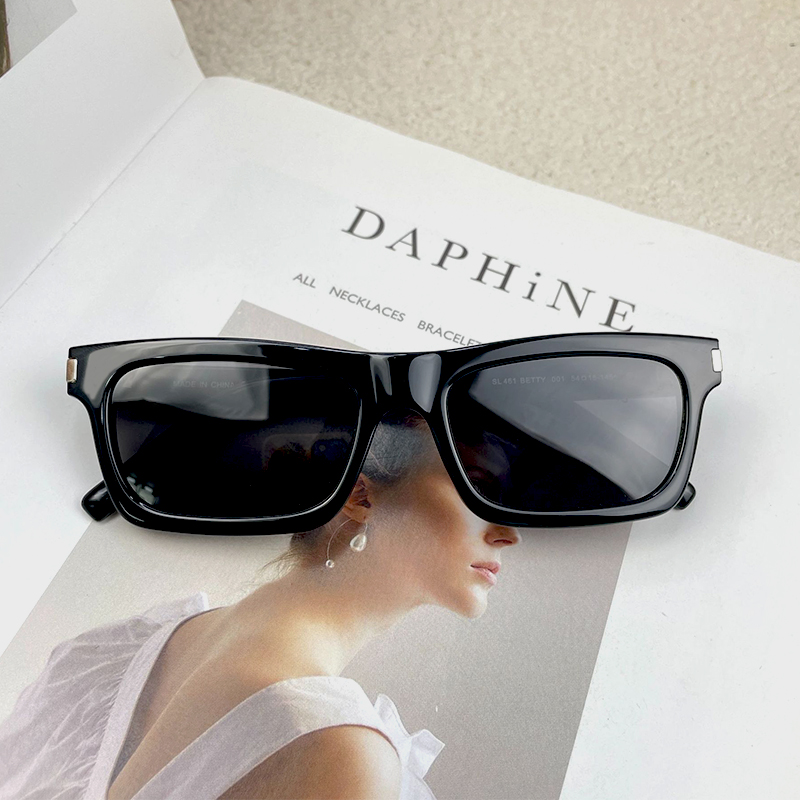 Lunettes de soleil noires Supe - Men'S Paris Fashion Week avis et prix